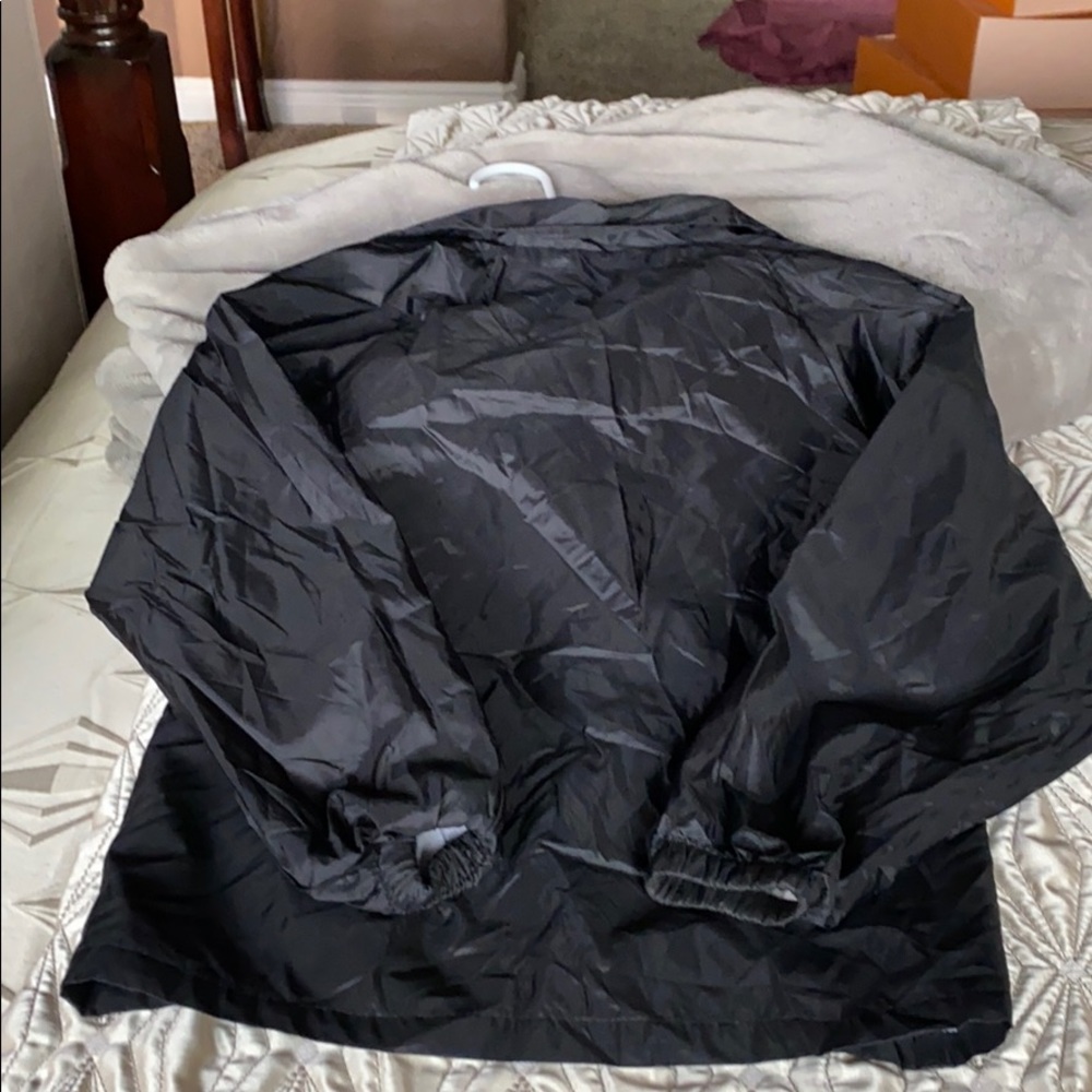 Boys Active lightweight jacket. - Picture 2 of 4